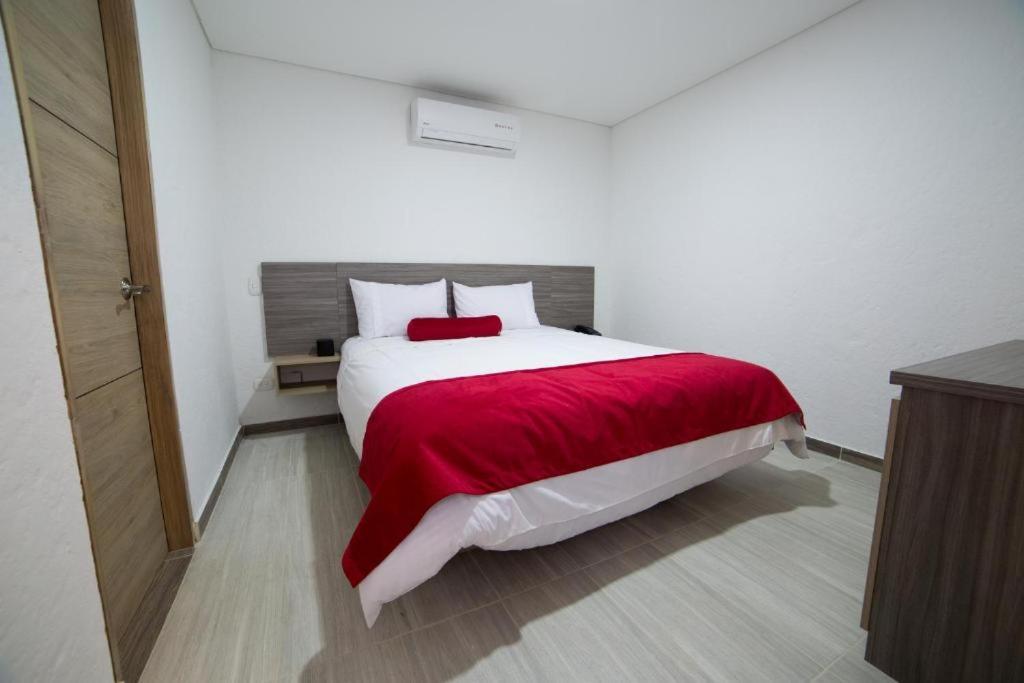 Hotel Med 70 Медельїн Екстер'єр фото