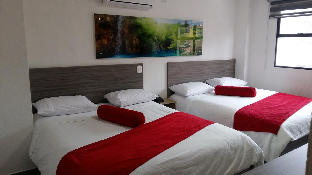 Hotel Med 70 Медельїн Екстер'єр фото